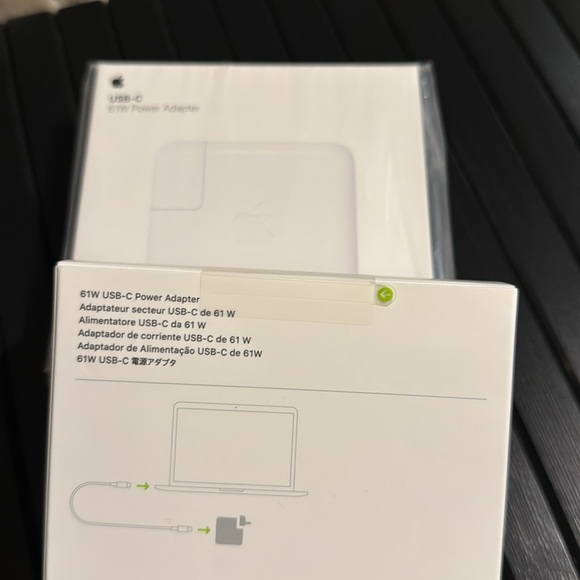 💻 Apple USB-C 61W Power Adapter 
New in Sealed Box ⭐️ Bonus Eligible - Picture 3 of 4